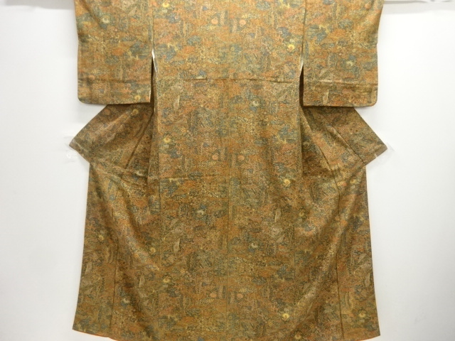 手箱に花唐草模様小紋着物